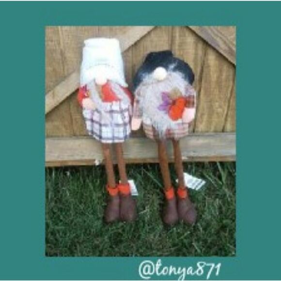 🦋 New Harvest 24” Tall Old Woman and Man Gnomes, Set of 2 - Picture 4 of 11